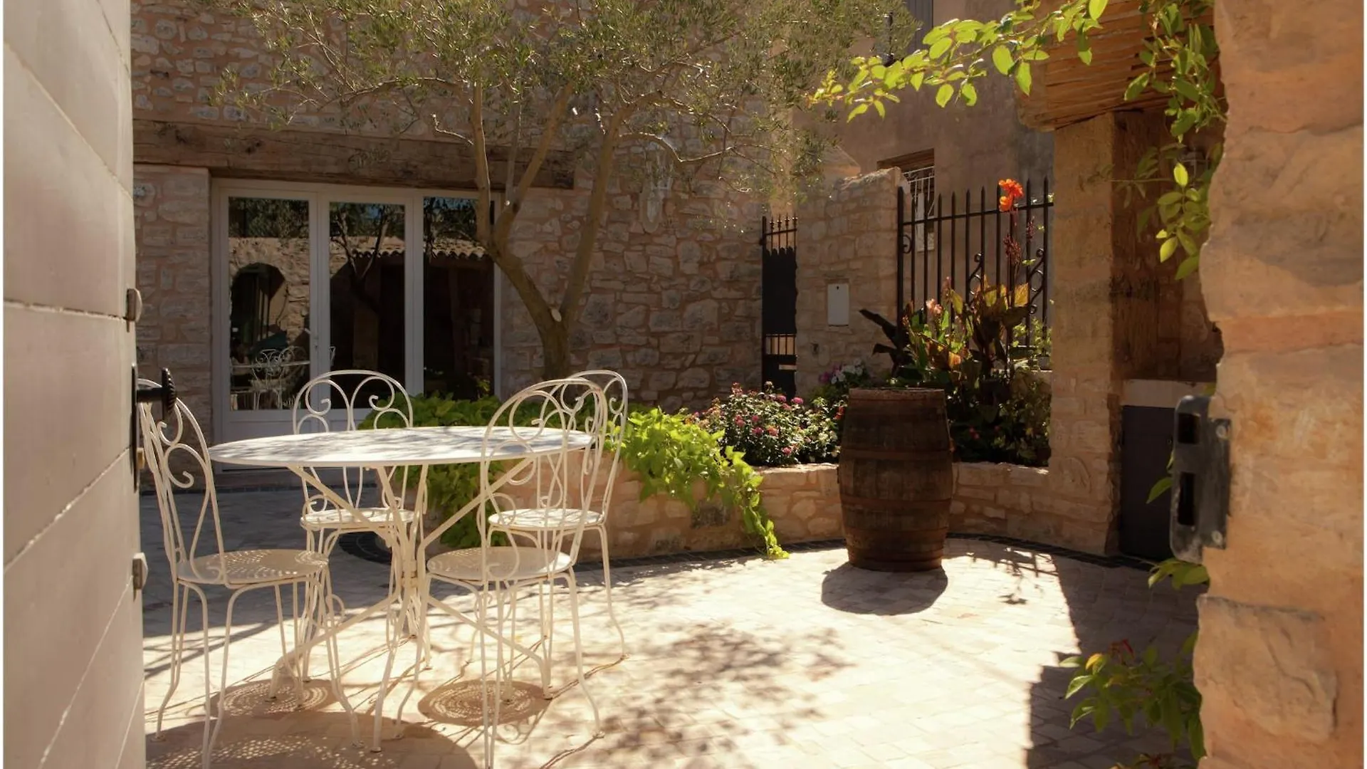 Luxurious Villa In Aix En Provence With Jacuzzi Venelles Fransa